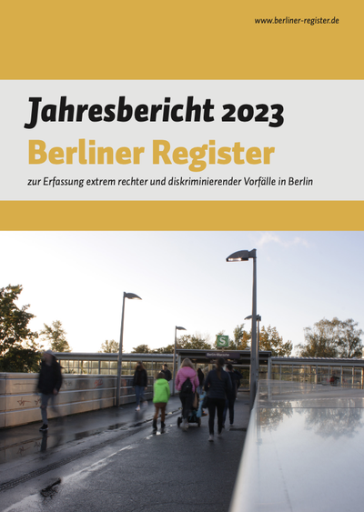 Titelbild der Publikation: Menschen befinden sich auf einer Fußgängerbrücke an einem S-Bahnhof in Marzahn